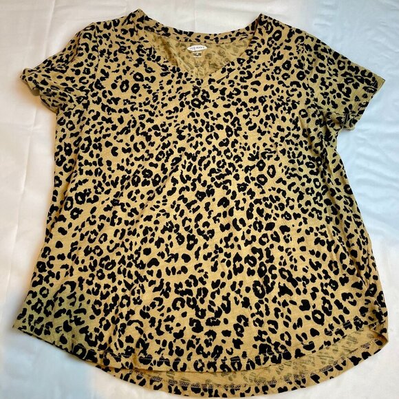Old Navy Tops - Old Navy Cheetah print T-shirt Size M